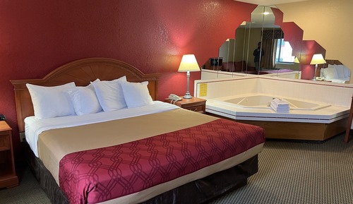 Deluxe Room, 1 King Bed