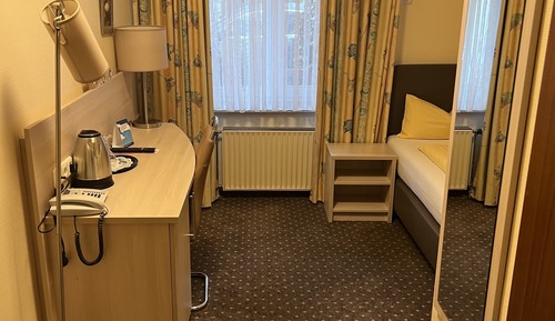 Deluxe Single Room
