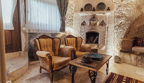 Special Cave Pool Suite