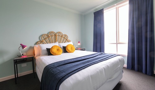 Standard Room (Queen), Private Bathroom