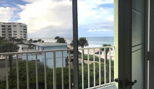 Senior Studio, Ocean View, Beachside (Beach Blessed)