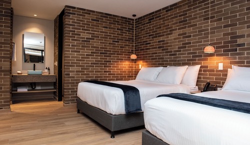 Deluxe Studio Suite