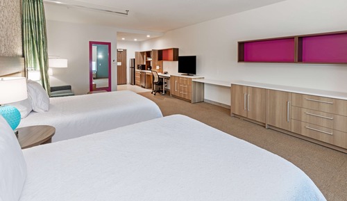 Room, 2 Queen Beds, Accessible (Roll-In Shower)