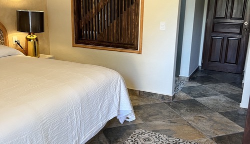 Master King suite, upper floor