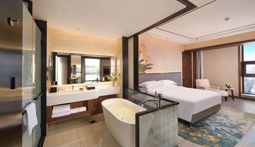 Deluxe Room, 1 King Bed