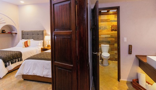 Standard Double Room (Frente a la Alberca)