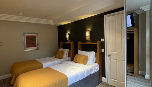 Standard Twin Room