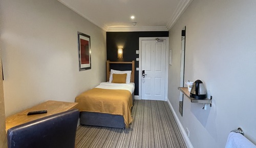 Basic Single Room, Shared Bathroom