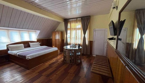 Premium Room