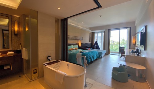 Family Room with King Bed
