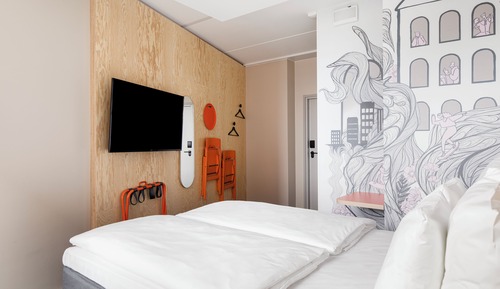 Room (Heymo)