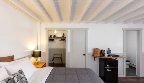 Classic Room, 1 King Bed