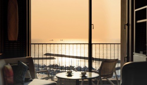 Twin Room, Non Smoking (With Club Pool & Lounge Access)