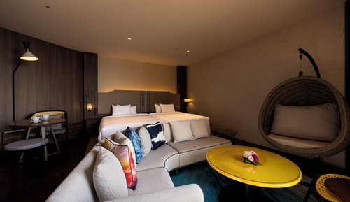 Club Premium Twin, Non Smoking (With Club Pool & Lounge Access)