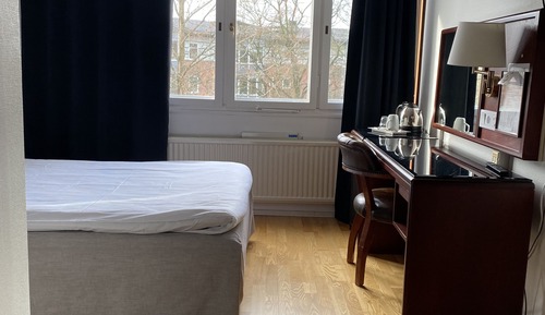 Single Room, Garden View