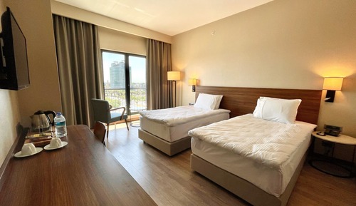 Standard Twin Room, City View