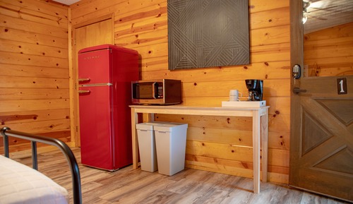 Clear Creek Lodge - Handicap-Accessible King Room