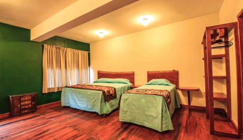 Basic Triple Room, Multiple Beds