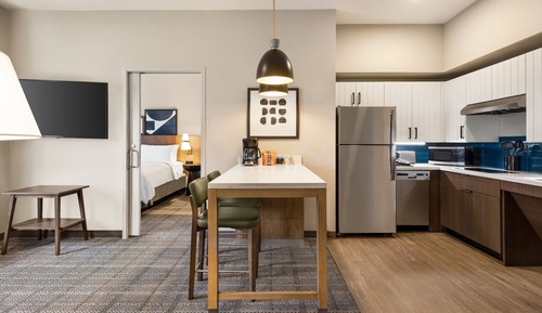 Suite, 1 Bedroom, Mobility Accessible, Mountain View