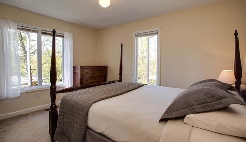 Ravens Roost, 3 Bedrooms, Hot Tub, Mountain View