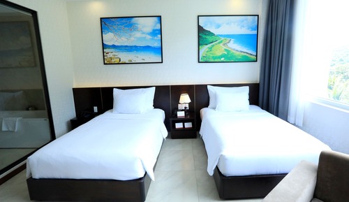 Deluxe Double Room Single Use, Mountain View