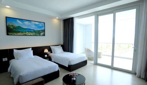 Deluxe Double Room Single Use, Beach View