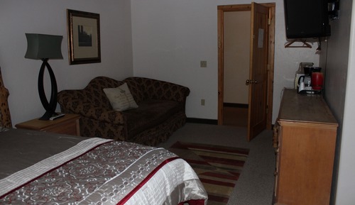 Room 201, Puma Room, King Bed