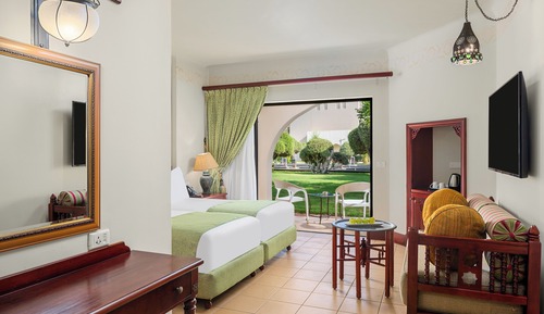 Family Room, 2 Bedrooms