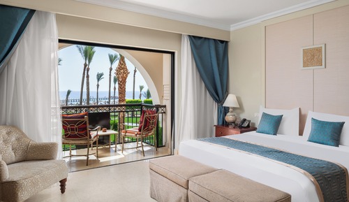 Family Room, 2 Bedrooms