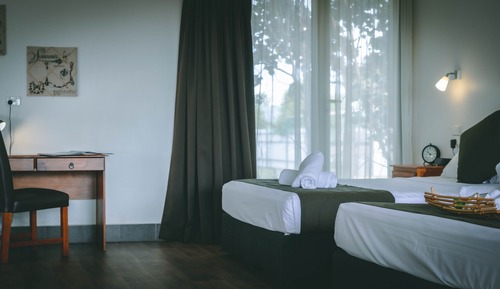 Cottage - Two Queen & Access