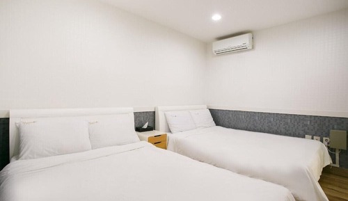 Suite (Gray)