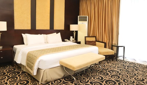 Junior Room, 1 King Bed