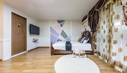 Room (Riv)