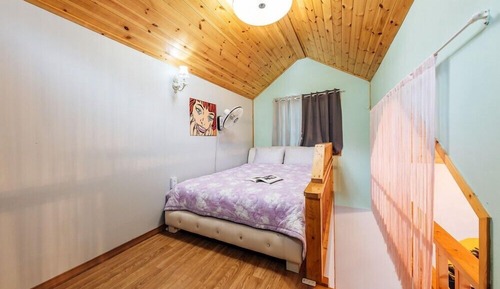 Room (Irene)