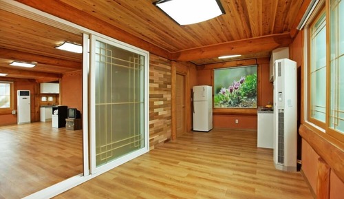 Room (Mulbanggae)