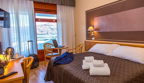 Standard Double or Twin Room, Lake View