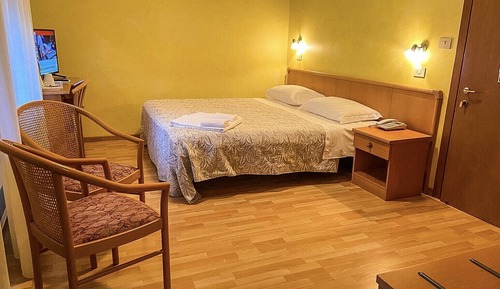 Economy Room