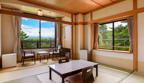 [Lake side]Japanese room 8 tatami mats + Hiroen