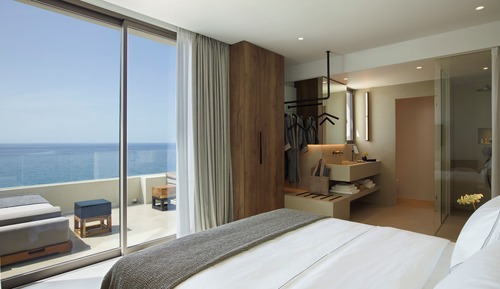 Superior Suite Sea View with Private Chill Out Pool