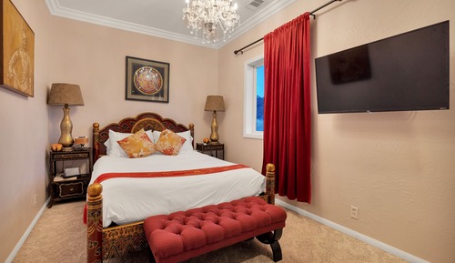 Grand Suite, 1 Queen Bed, Jetted Tub, Lake View