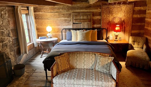 Deluxe Cabin, Private Bathroom (Neal)