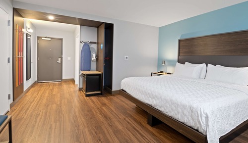 Room, 1 King Bed, Accessible, Bathtub