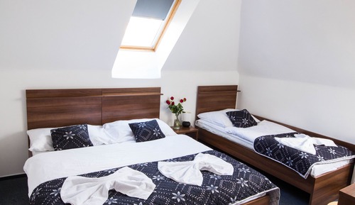 Economy Triple Room, 1 Bedroom, Shared Bathroom