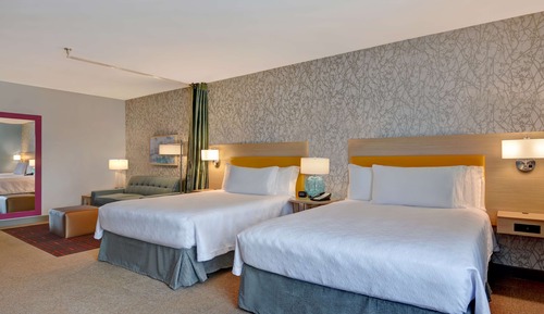 Standard Studio, 2 Queen Beds, Accessible, Bathtub (Mobility & Hearing)