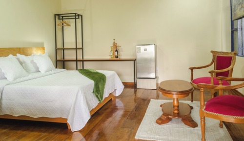 Deluxe Suite, Garden View
