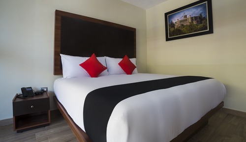 Deluxe Room, 1 King Bed