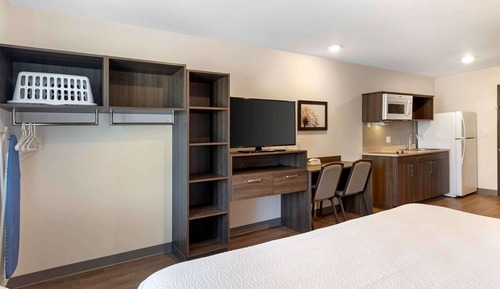 Deluxe Studio, Non Smoking, Refrigerator & Microwave