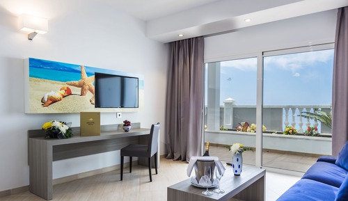 Presidential Studio Suite (Triple)