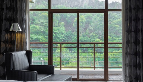 Room, 1 King Bed, Balcony, Mountain View