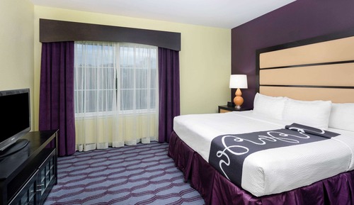 Suite, 1 Bedroom, Accessible, Non Smoking (Mobility/Hearing, Tub w/Grab Bars)